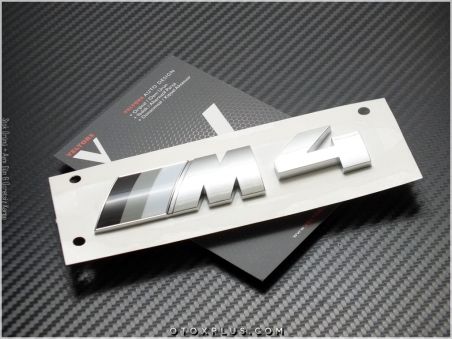 BMW Gri Siyah Beyaz M4 Bagaj Yazı Logo Amblem