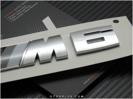 BMW Gri Siyah Beyaz M6 Bagaj Yazı Logo Amblem