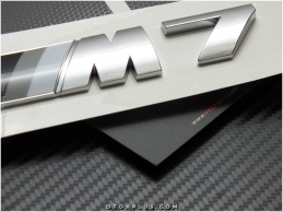 BMW Gri Siyah Beyaz M7 Bagaj Yazı Logo Amblem