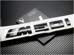 BMW Gloss Black / Parlak Siyah M 50 i / M50i Bagaj Yazı Logo