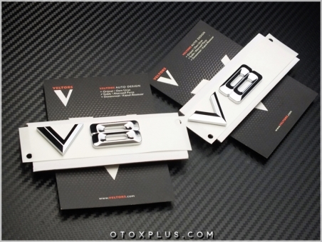 BMW V8 Araç Yan V8 Logo Amblem Seti