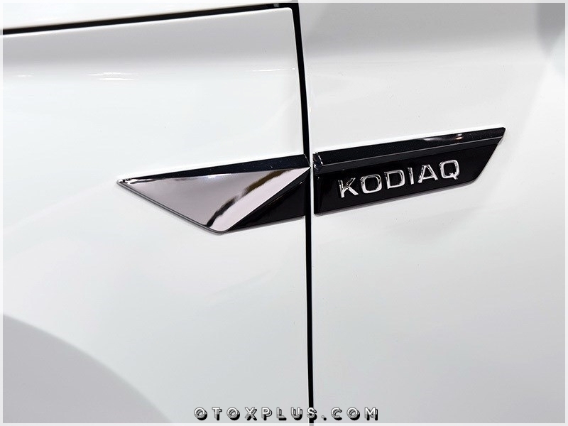 Skoda Kodiaq Yan Yazı Çamurluk Kodiaq Logo Amblem Seti