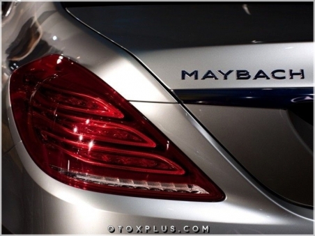 Mercedes Piano Black / Parlak Siyah MAYBACH Logo Amblem