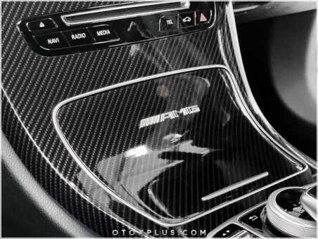Mercedes Yeni Nesil Konsol Kokpit AMG Yazı Logo Amblem