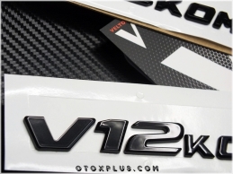 Mercedes Black / Siyah V12 Kompressor Yan Logo Amblem Seti