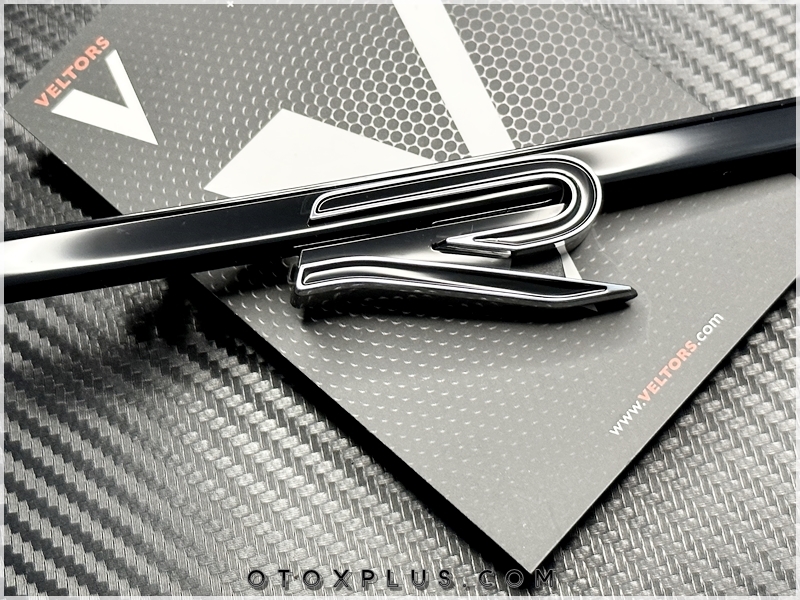 VW Golf 8 Ön Izgara R Yazı Logo Amblem VW Golf 8 Ön Izgara R Yazı Logo Amblem