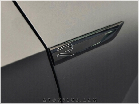 VW Golf 8 R line Yan Çamurluk R Logo Amblem Seti