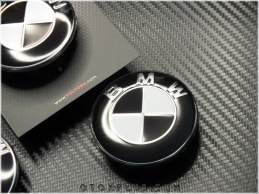 BMW Yeni Nesil Siyah / Beyaz Jant Göbeği Göbek Kapak Seti BMW Yeni Nesil Siyah / Beyaz Jant Göbeği Göbek Kapak Seti