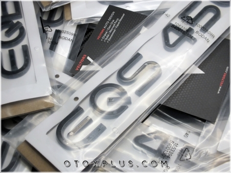 Mercedes EQA / EQB / EQC / EQE / EQS Black / Siyah Yazı Logo Amblem