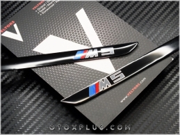 BMW F90 M5 Yan Çamurluk Izgara Yazı Logo Amblem Seti