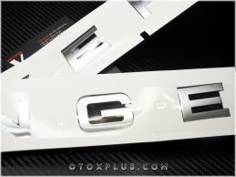 Range Rover Gri Velar Kaput Logo Amblem Seti