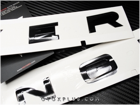 Range Rover Parlak Siyah Velar Kaput Logo Amblem Seti