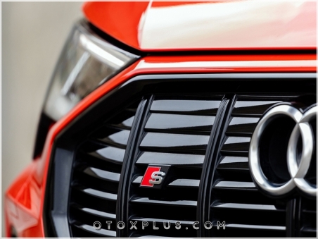 Audi e-tron S Line S Izgara Logo Amblem
