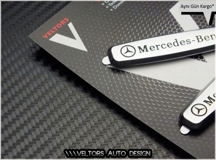 Mercedes Döşeme Paspas Logo Amblem Seti